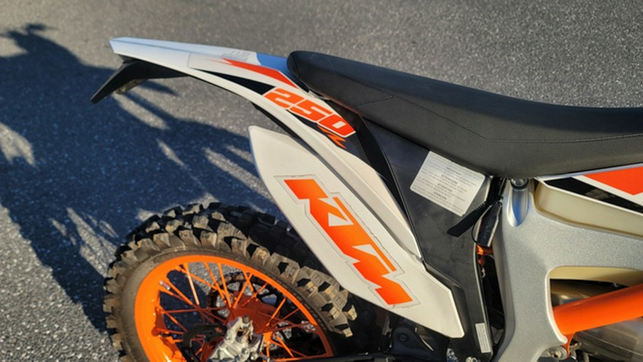 2017 KTM Freeride 250 R