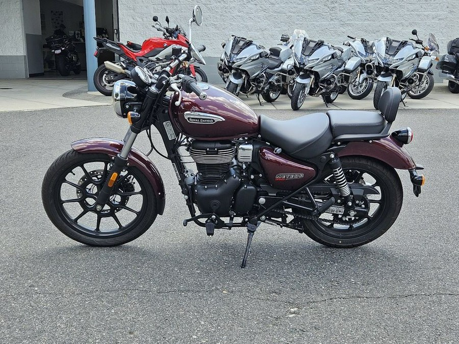 2022 Royal Enfield Meteor Stellar Red