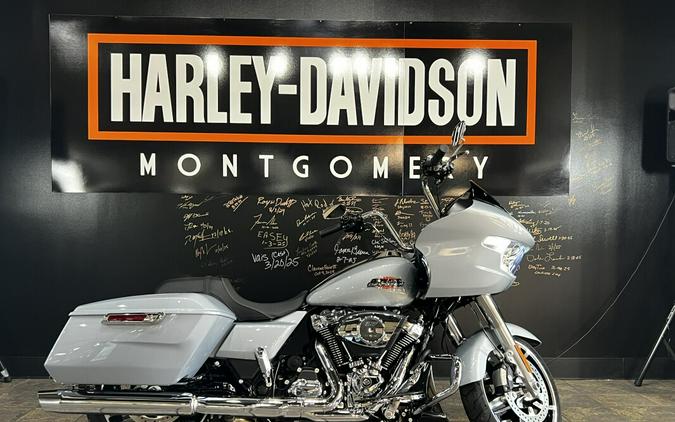 2025 Harley-Davidson Road Glide® Atlas Silver Metallic