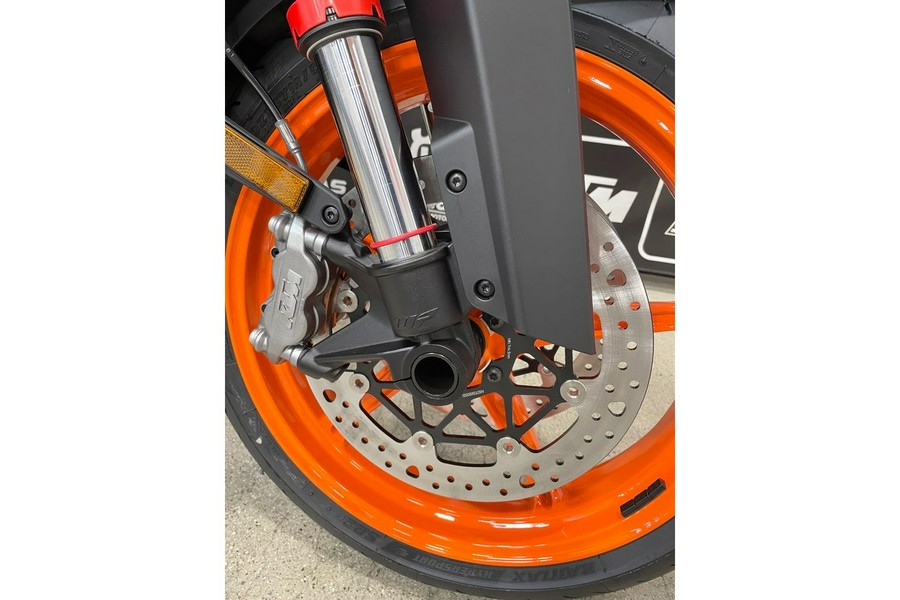 2024 KTM 990 Duke