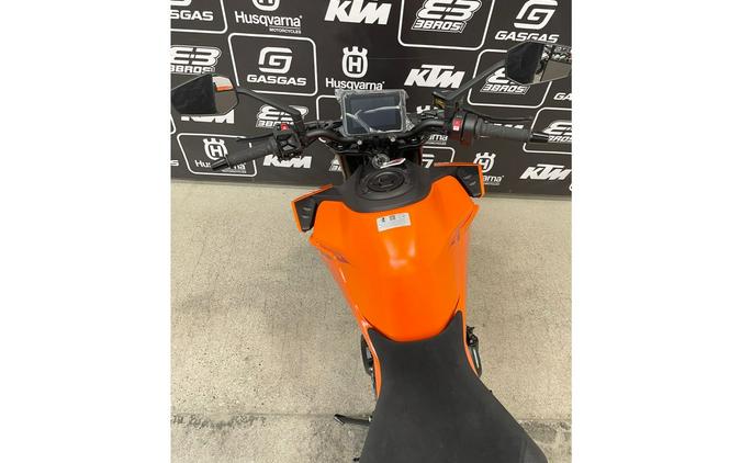 2024 KTM 990 Duke