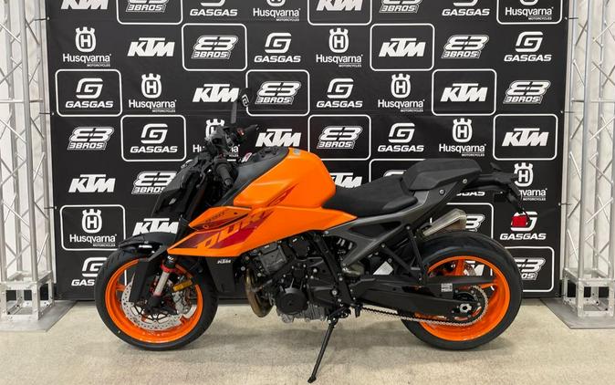 2024 KTM 990 Duke