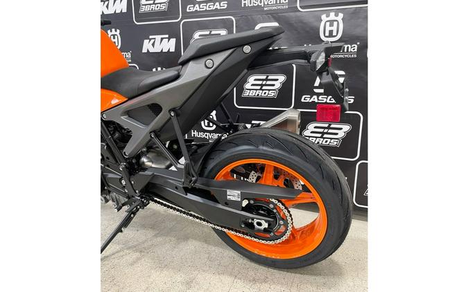 2024 KTM 990 Duke