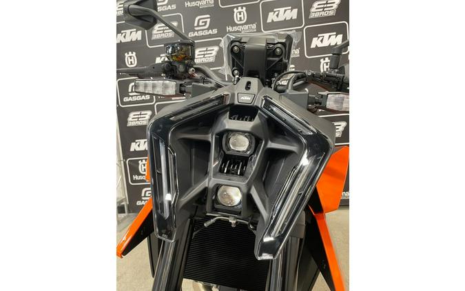 2024 KTM 990 Duke