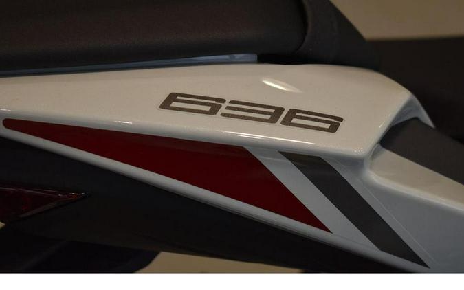 2025 Kawasaki Ninja® ZX™-6R Base