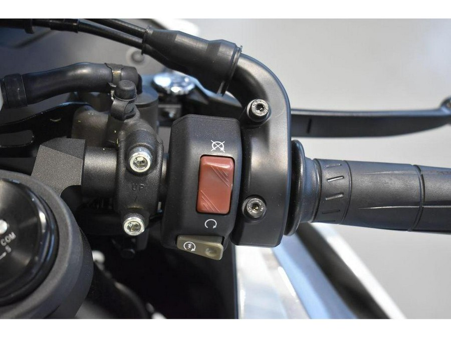 2025 Kawasaki Ninja® ZX™-6R Base