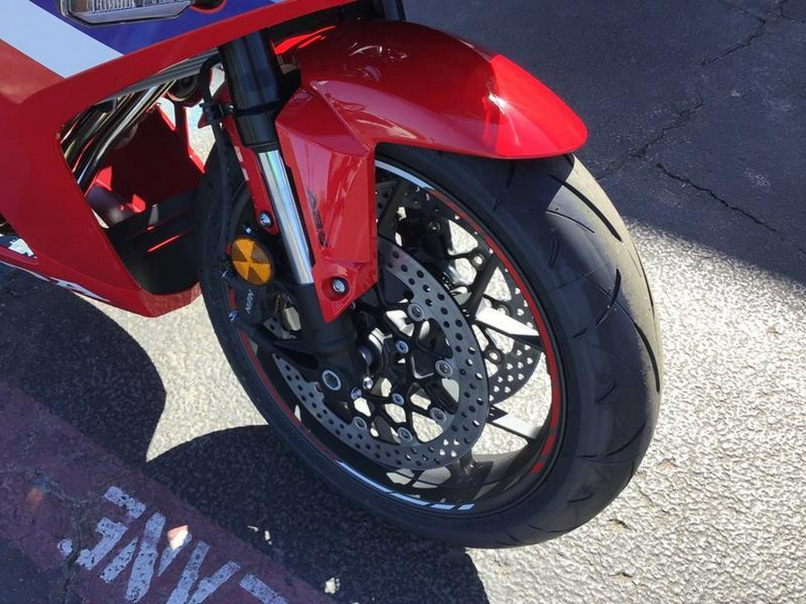 2026 HONDA CBR650R E-CLUTCH
