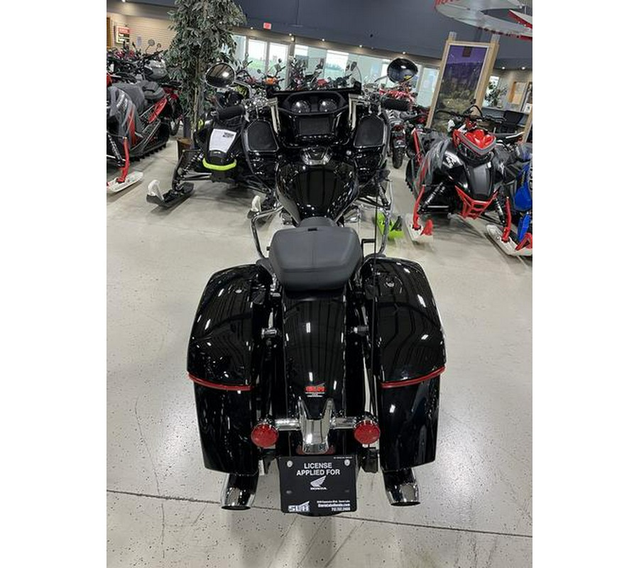 2023 Indian Motorcycle® Challenger® Limited Black Metallic