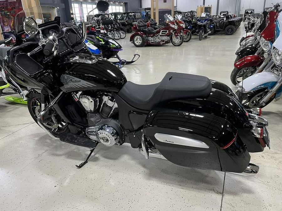 2023 Indian Motorcycle® Challenger® Limited Black Metallic