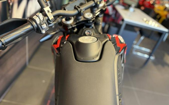 2026 Ducati HYPERMOTARD 698 MONO RVE