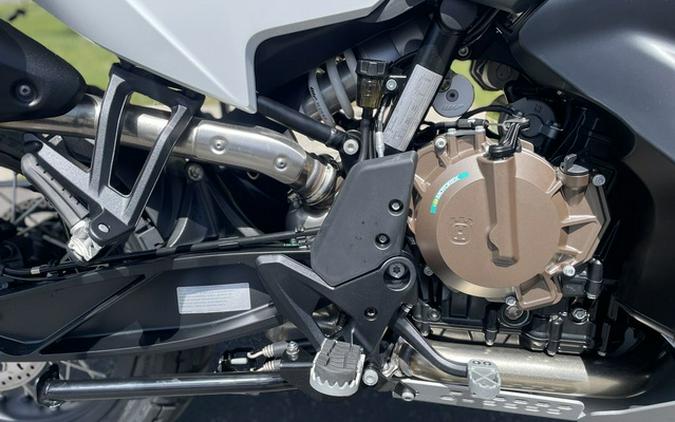 2025 Husqvarna Norden 901