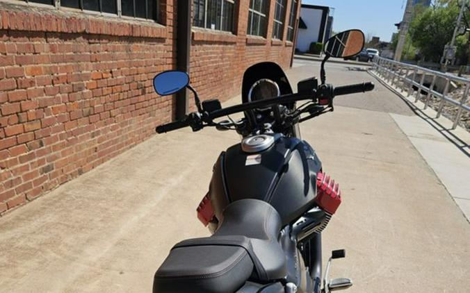 2016 Moto Guzzi Audace Base