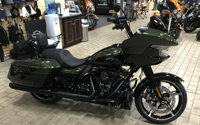 2026 Road Glide® Olive Steel Metallic / Black - ADD for Day Tripper Package Installed