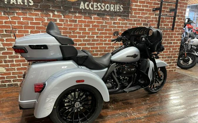 2025 Harley-Davidson FLHTCUTG - Tri Glide Ultra