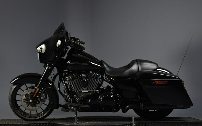 2018 Harley-Davidson Street Glide Special