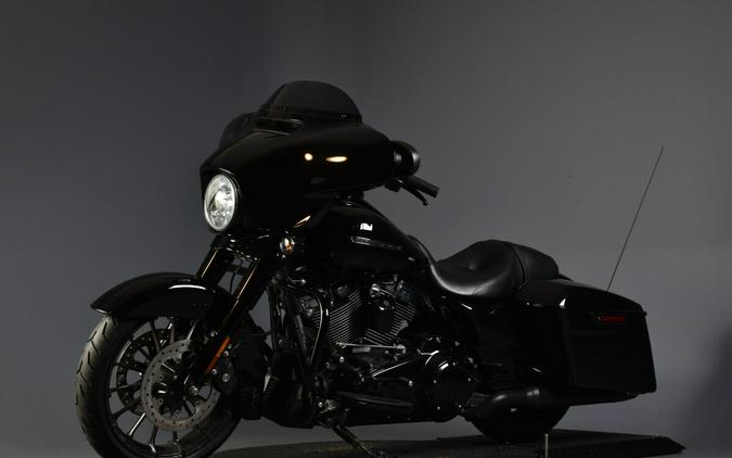 2018 Harley-Davidson Street Glide Special