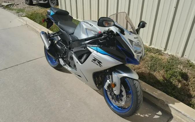 2026 SUZUKI GSX-R600
