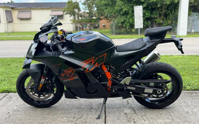 2026 KTM RC 990 R