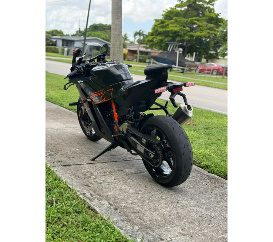 2026 KTM RC 990 R