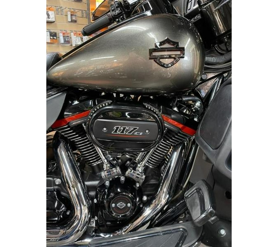 2018 Harley-Davidson® FLHTKSE - CVO™ Limited