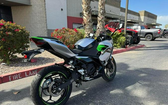 2024 Kawasaki Ninja® e-1 ABS