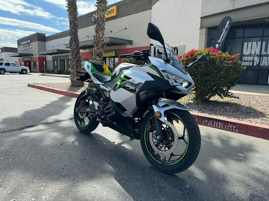 2024 Kawasaki Ninja® e-1 ABS