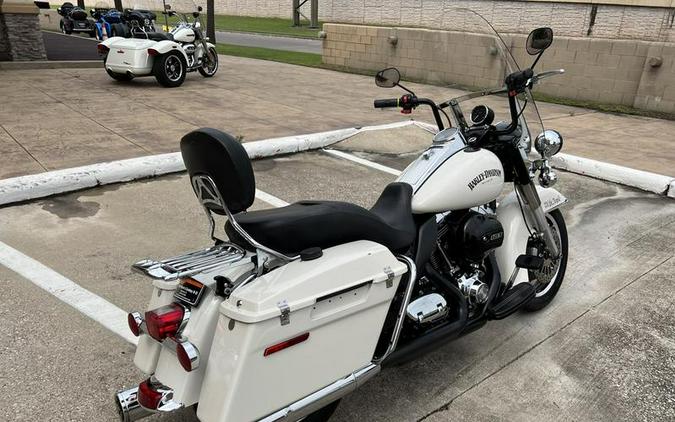 2013 Harley-Davidson® FLHP