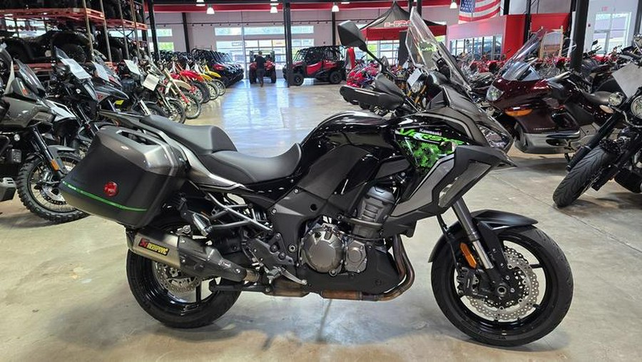 2022 Kawasaki Versys® 1000 SE LT+