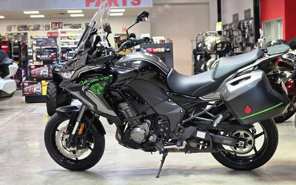 2022 Kawasaki Versys® 1000 SE LT+