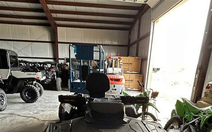 2026 Can-Am Outlander MAX XT-P 1000R Smart-Shox with 10.25 in. touchscreen display