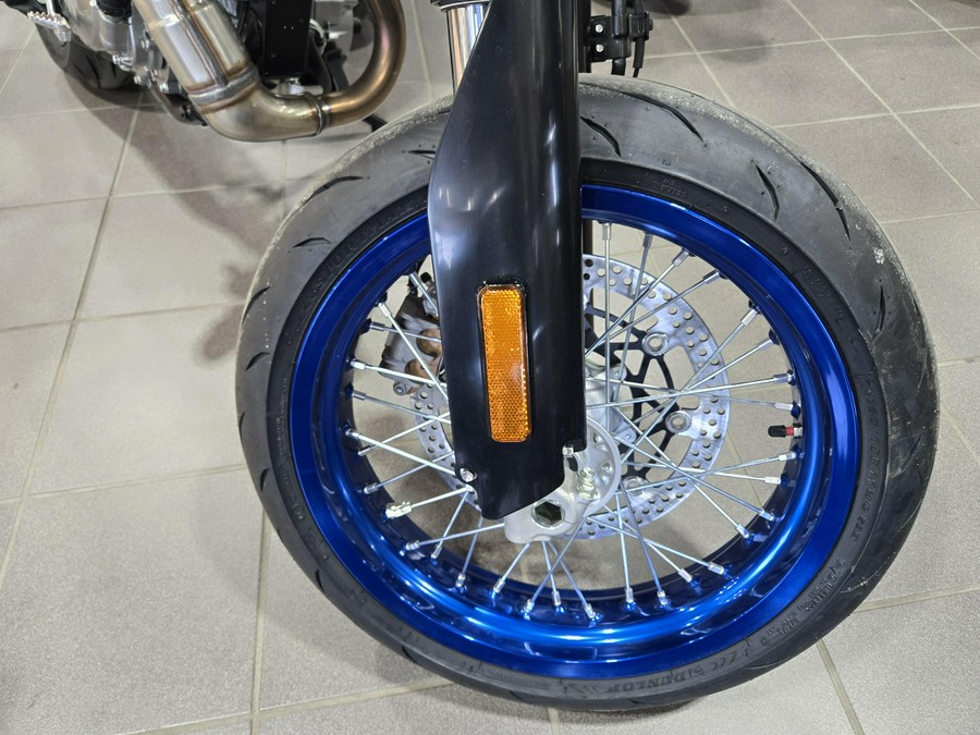 2025 SUZUKI DR-Z4SM