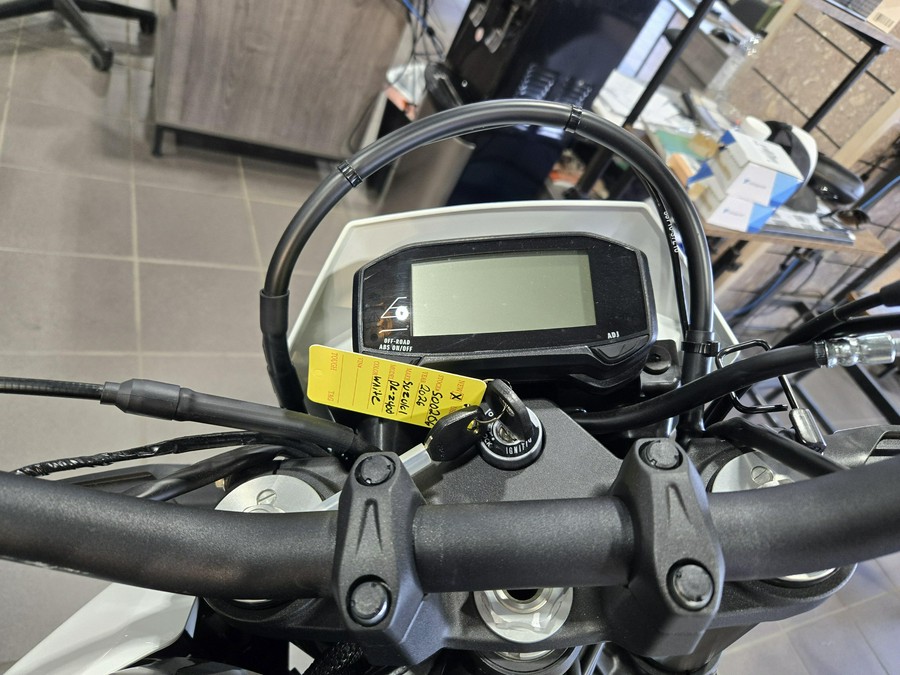 2025 SUZUKI DR-Z4SM