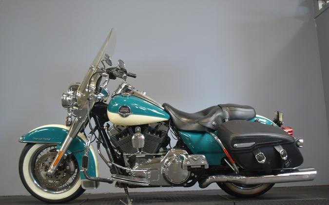 2009 Harley-Davidson Road King Classic Two-Tone Deep Turquoise/Antique White