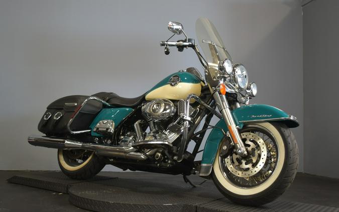 2009 Harley-Davidson Road King Classic Two-Tone Deep Turquoise/Antique White