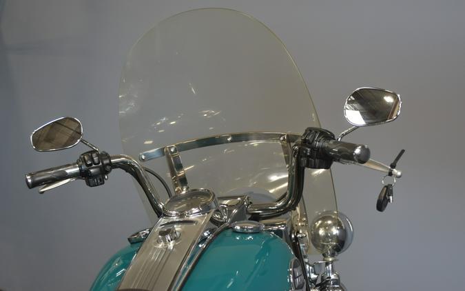 2009 Harley-Davidson Road King Classic Two-Tone Deep Turquoise/Antique White