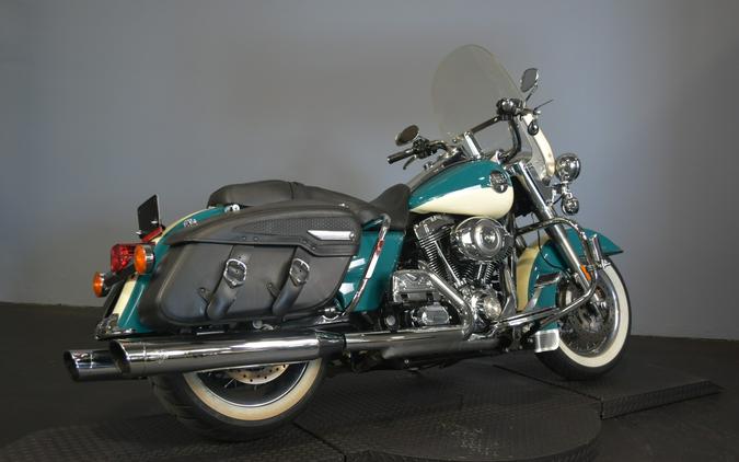 2009 Harley-Davidson Road King Classic Two-Tone Deep Turquoise/Antique White