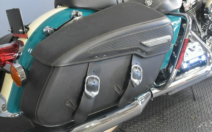 2009 Harley-Davidson Road King Classic Two-Tone Deep Turquoise/Antique White