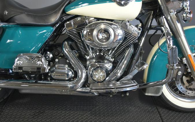 2009 Harley-Davidson Road King Classic Two-Tone Deep Turquoise/Antique White