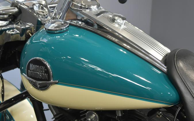 2009 Harley-Davidson Road King Classic Two-Tone Deep Turquoise/Antique White