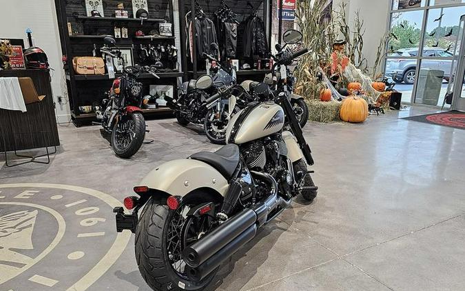 2023 Indian Motorcycle® Chief® Bobber Dark Horse® Silver Quartz Smoke