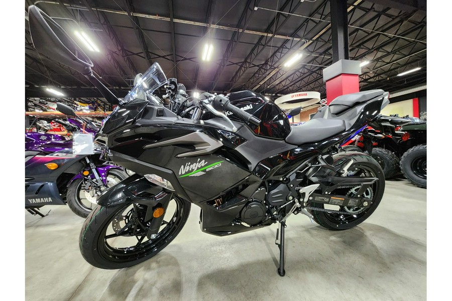 2024 Kawasaki NINJA 500