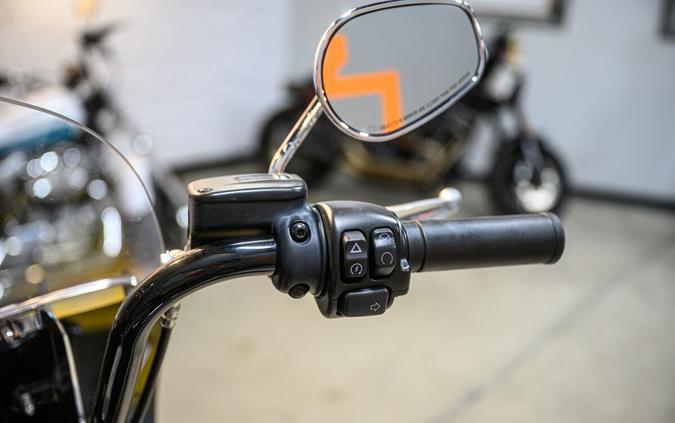 2021 Harley-Davidson Softail Heritage Classic 114 Cruiser FLHCS