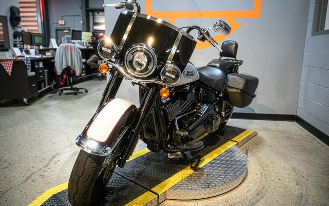 2021 Harley-Davidson Softail Heritage Classic 114 Cruiser FLHCS