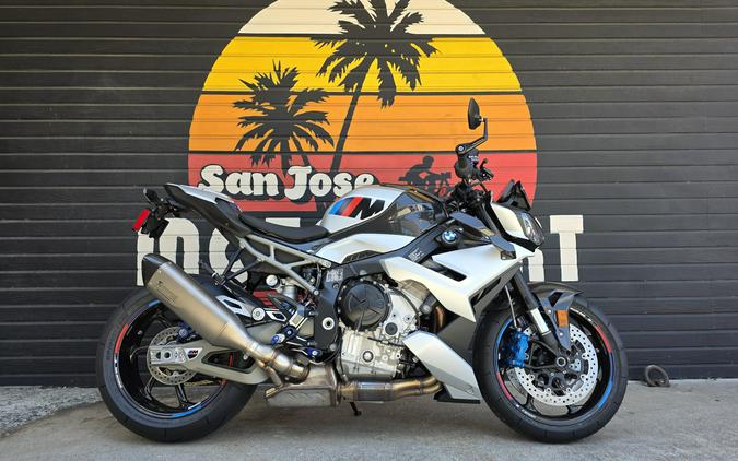 2026 BMW M 1000 R