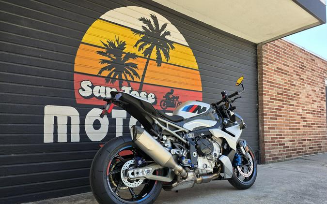 2026 BMW M 1000 R