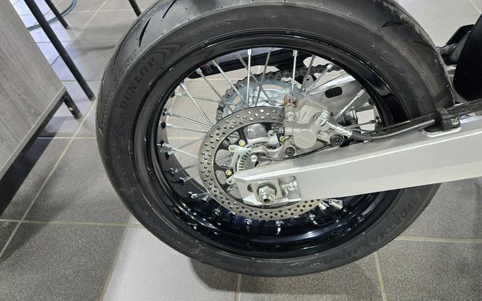 2025 SUZUKI DR-Z4SM