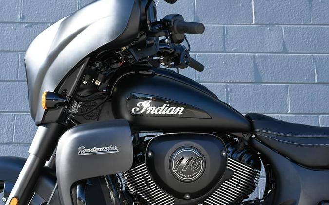 2024 Indian Motorcycle® Roadmaster® Dark Horse® w/Powerband Audio Package Black Smoke