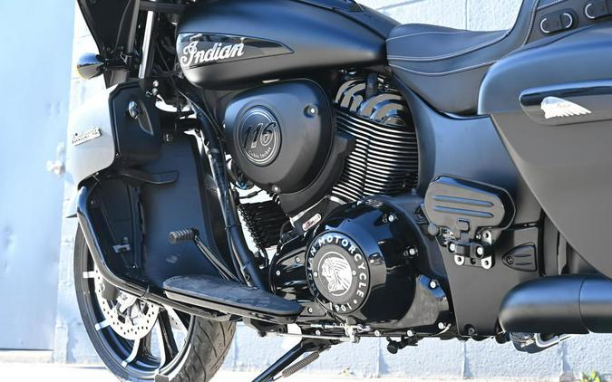 2024 Indian Motorcycle® Roadmaster® Dark Horse® w/Powerband Audio Package Black Smoke