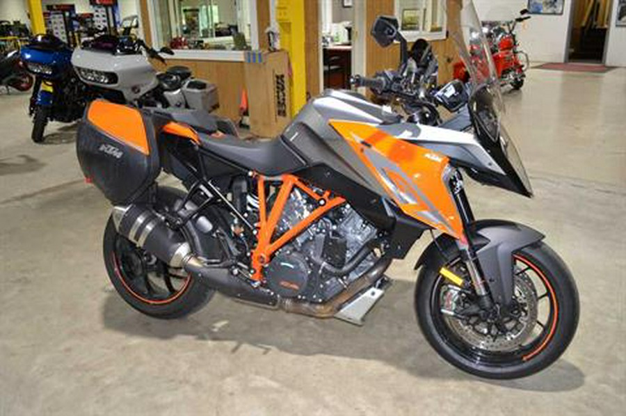 2017 KTM 1290 Super Duke GT