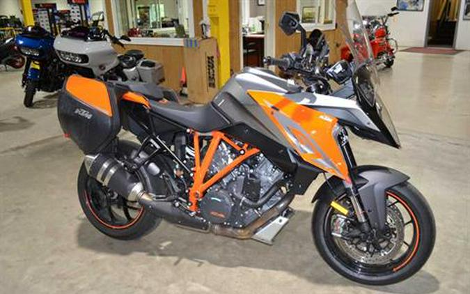 2017 KTM 1290 Super Duke GT